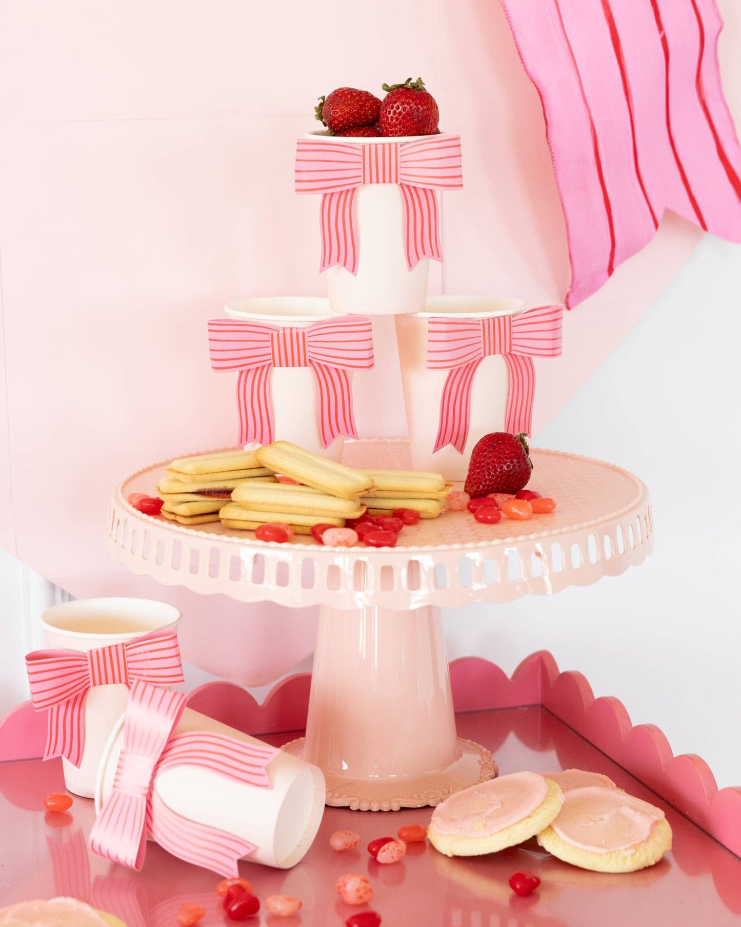 RED STRIPED BOW CUPS
