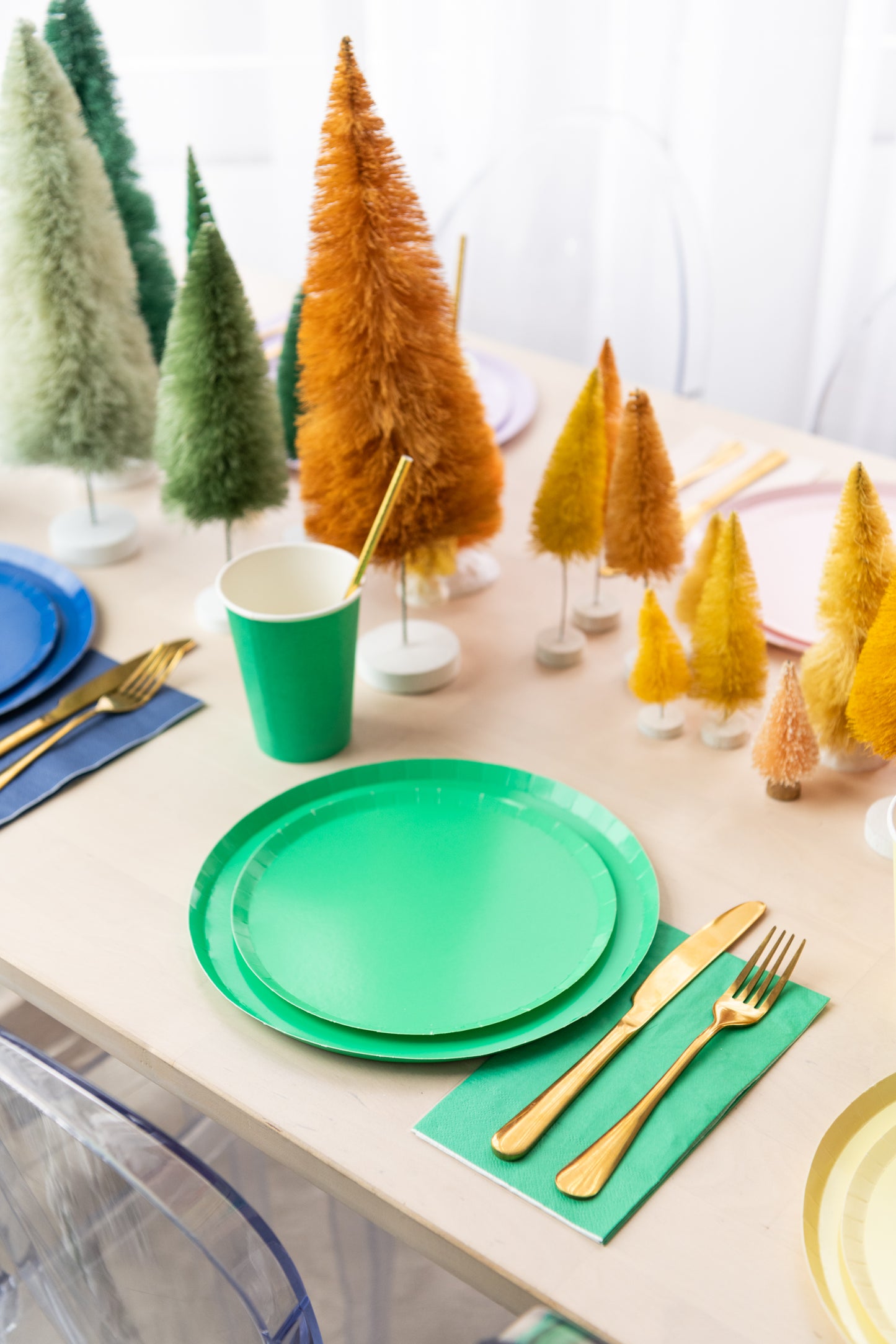 GRASS GREEN PLATES
