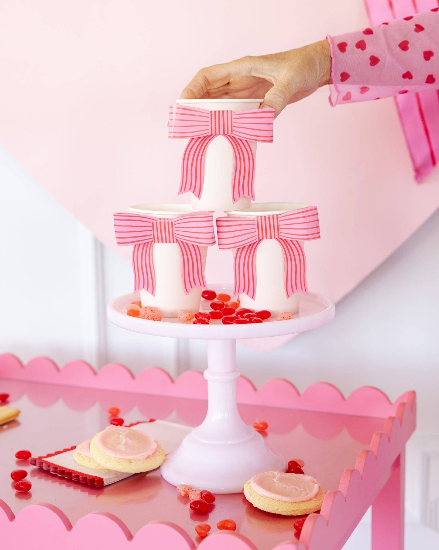 RED STRIPED BOW CUPS