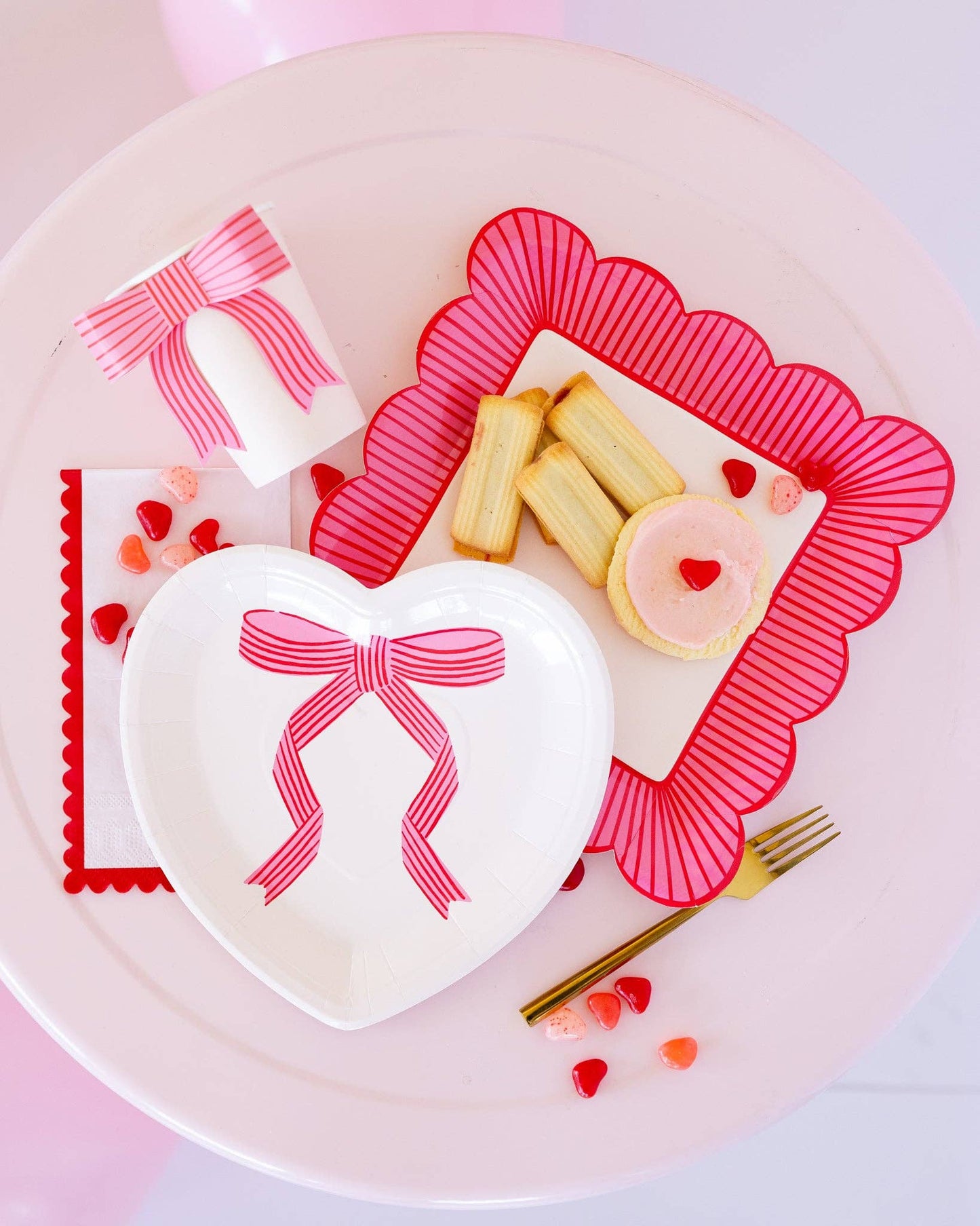 RED STRIPED BOW CUPS