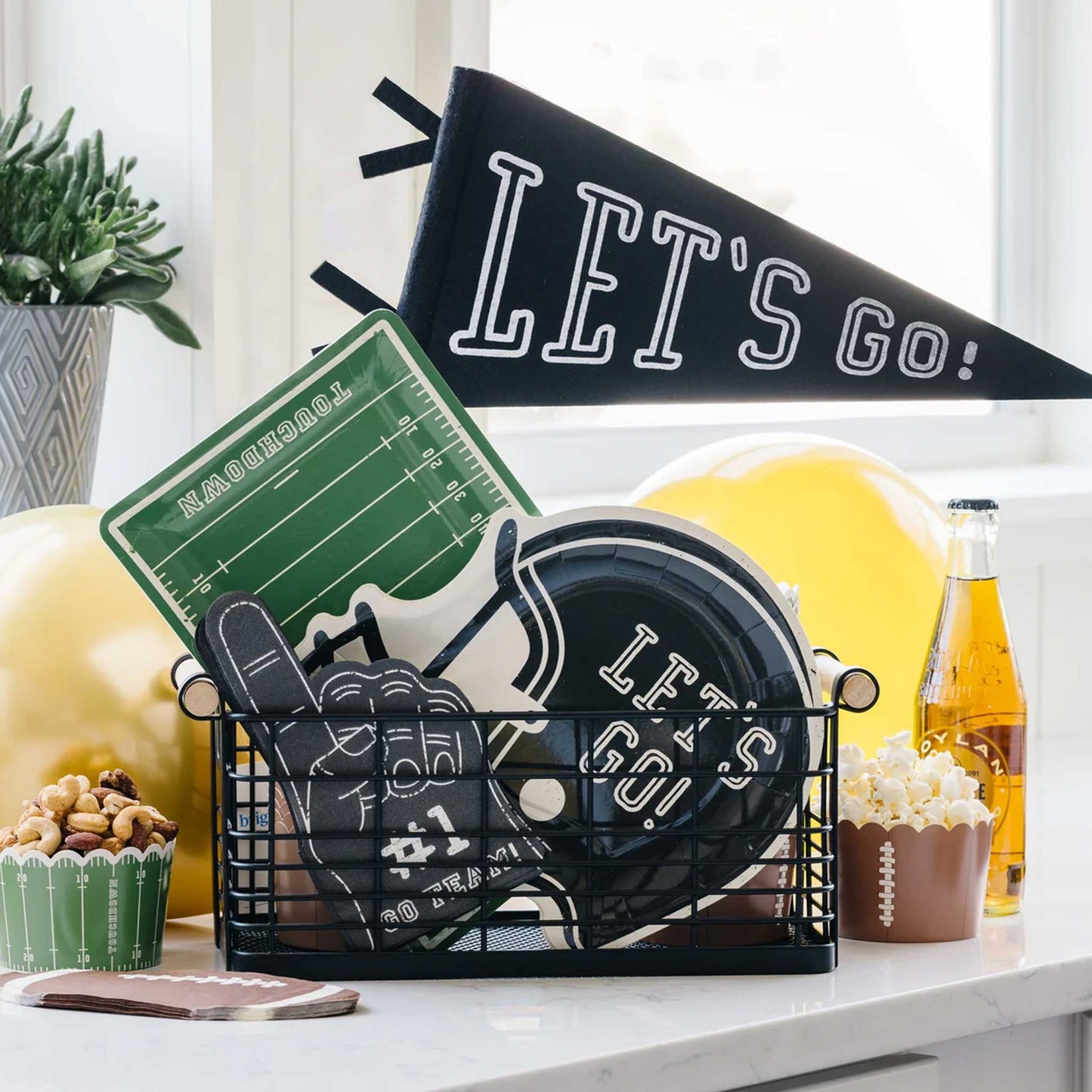 FOOTBALL FIELD PLATE