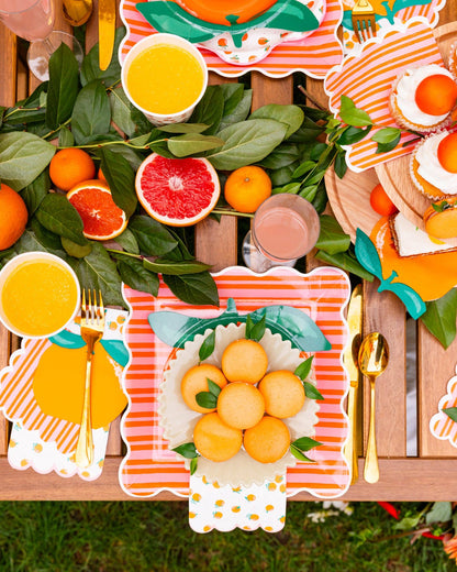 SCATTERED ORANGE NAPKINS