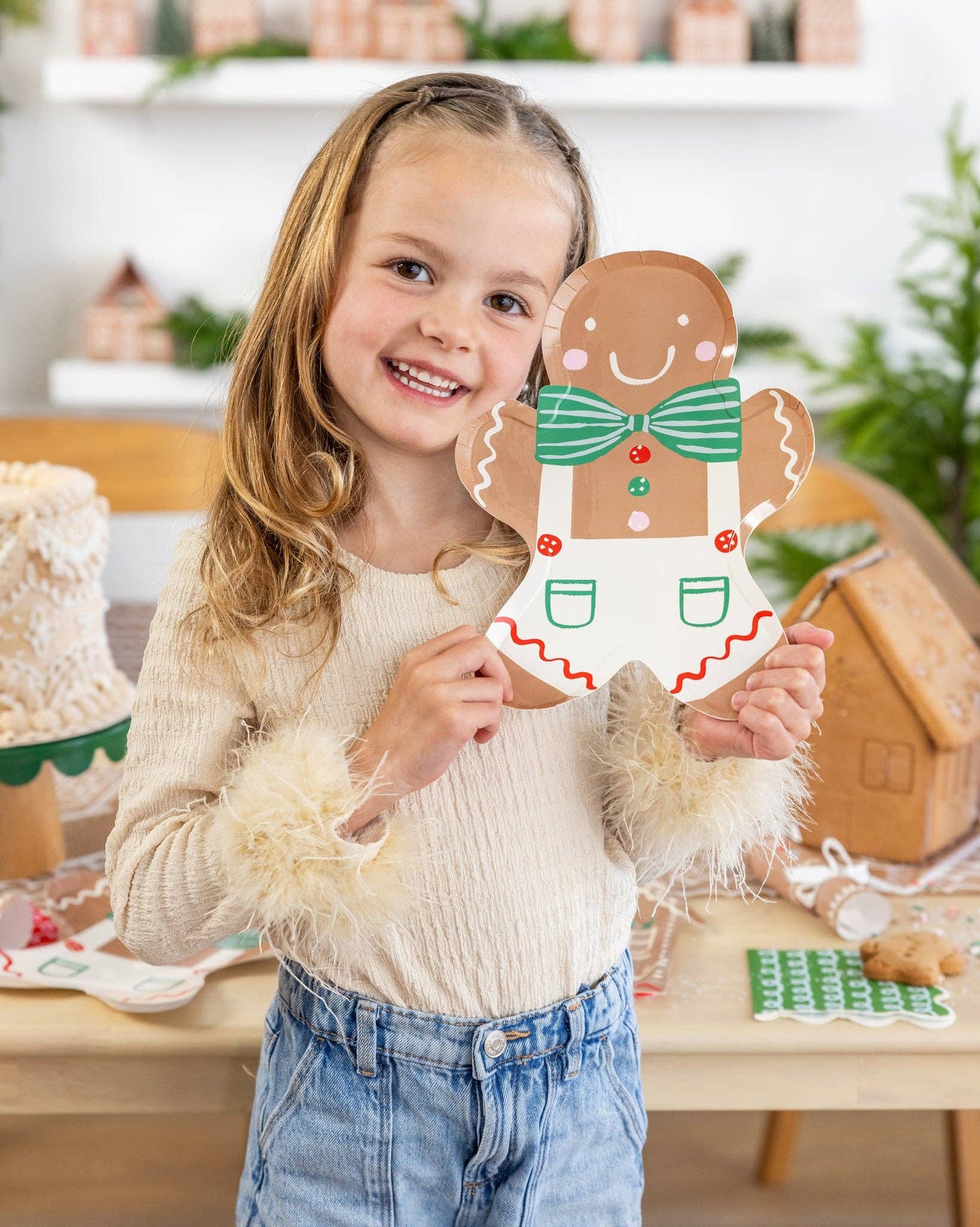 GINGERBREAD MAN PLATES
