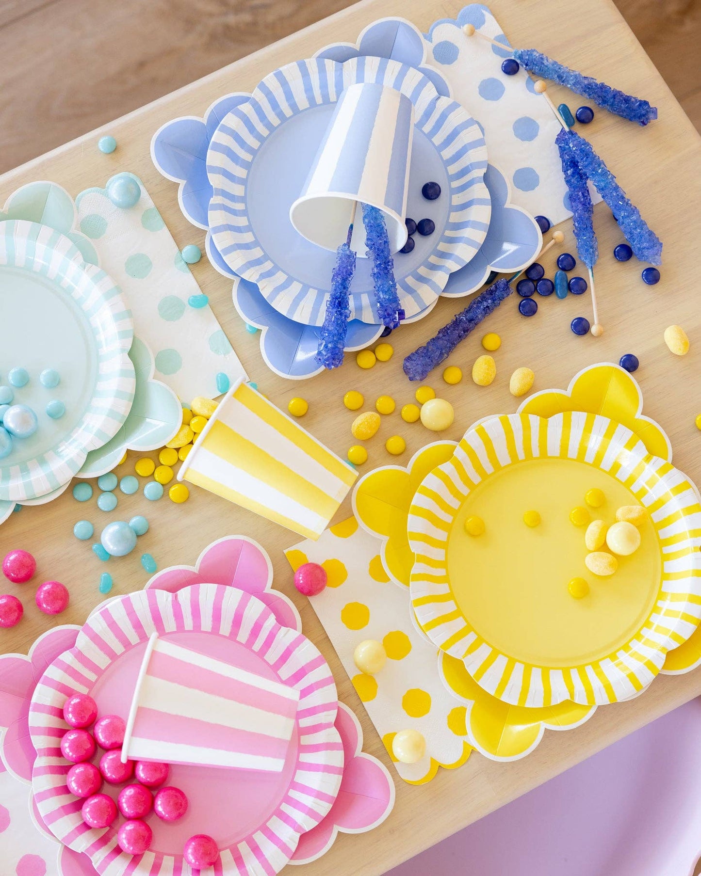 YELLOW STRIPED CUPS