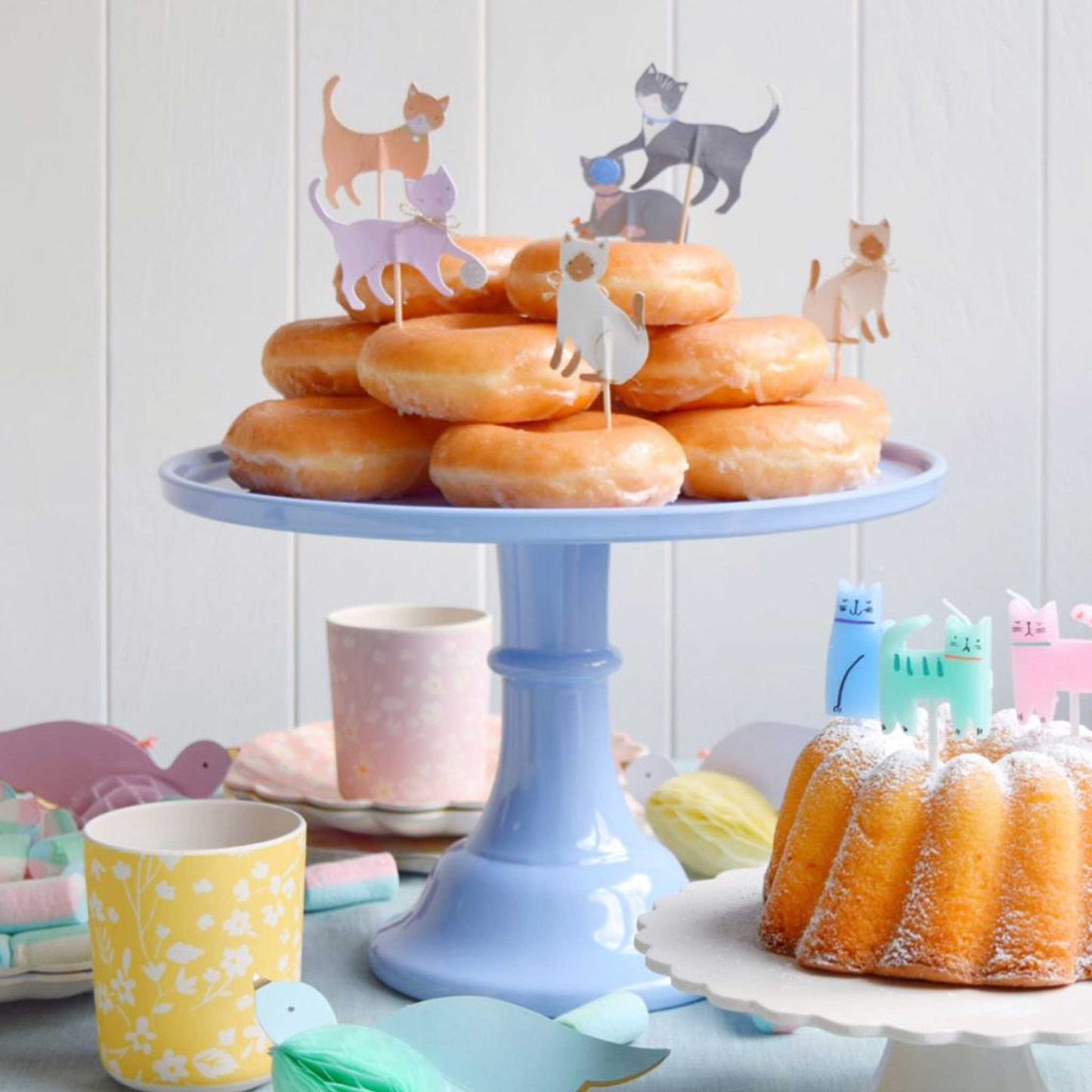 LIGHT BLUE CAKE STAND