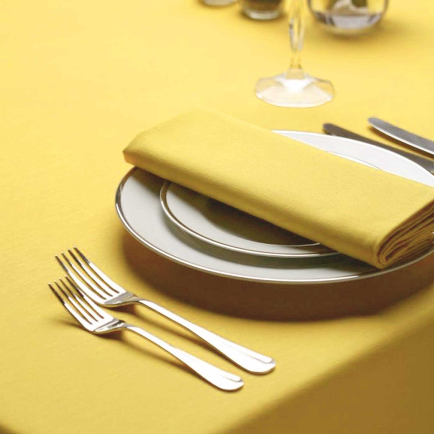 YELLOW TABLECLOTH