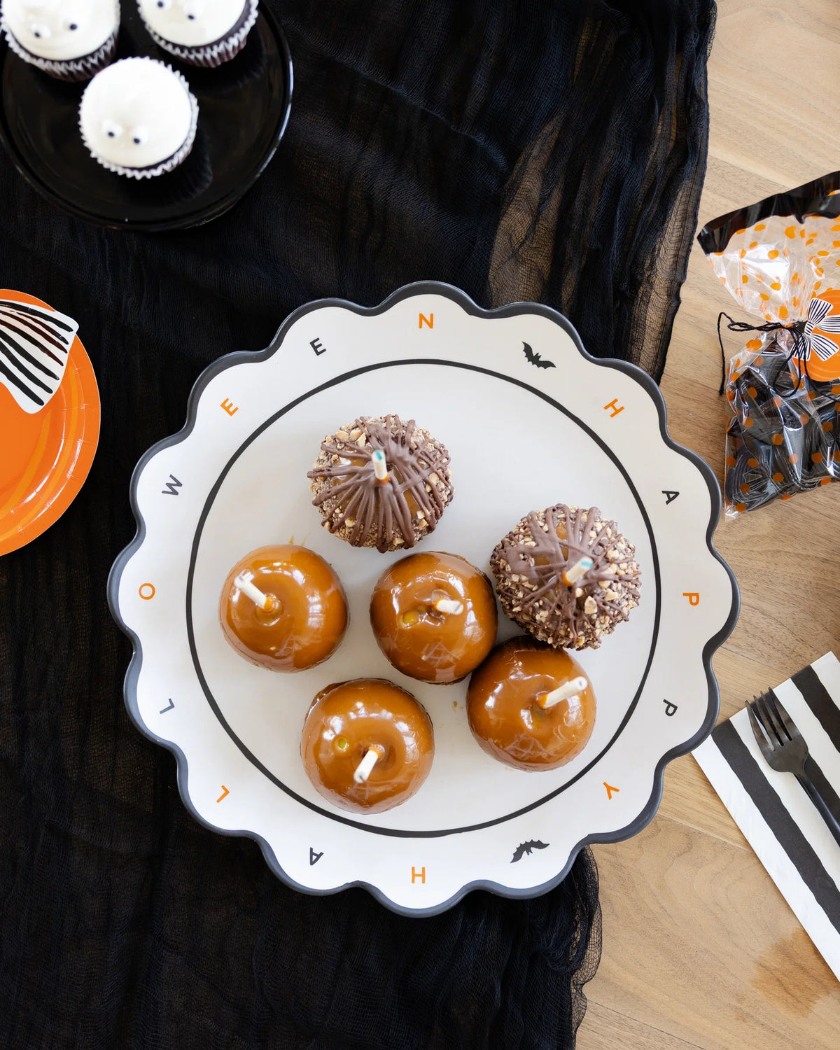 HAPPY HALLOWEEN PLATES