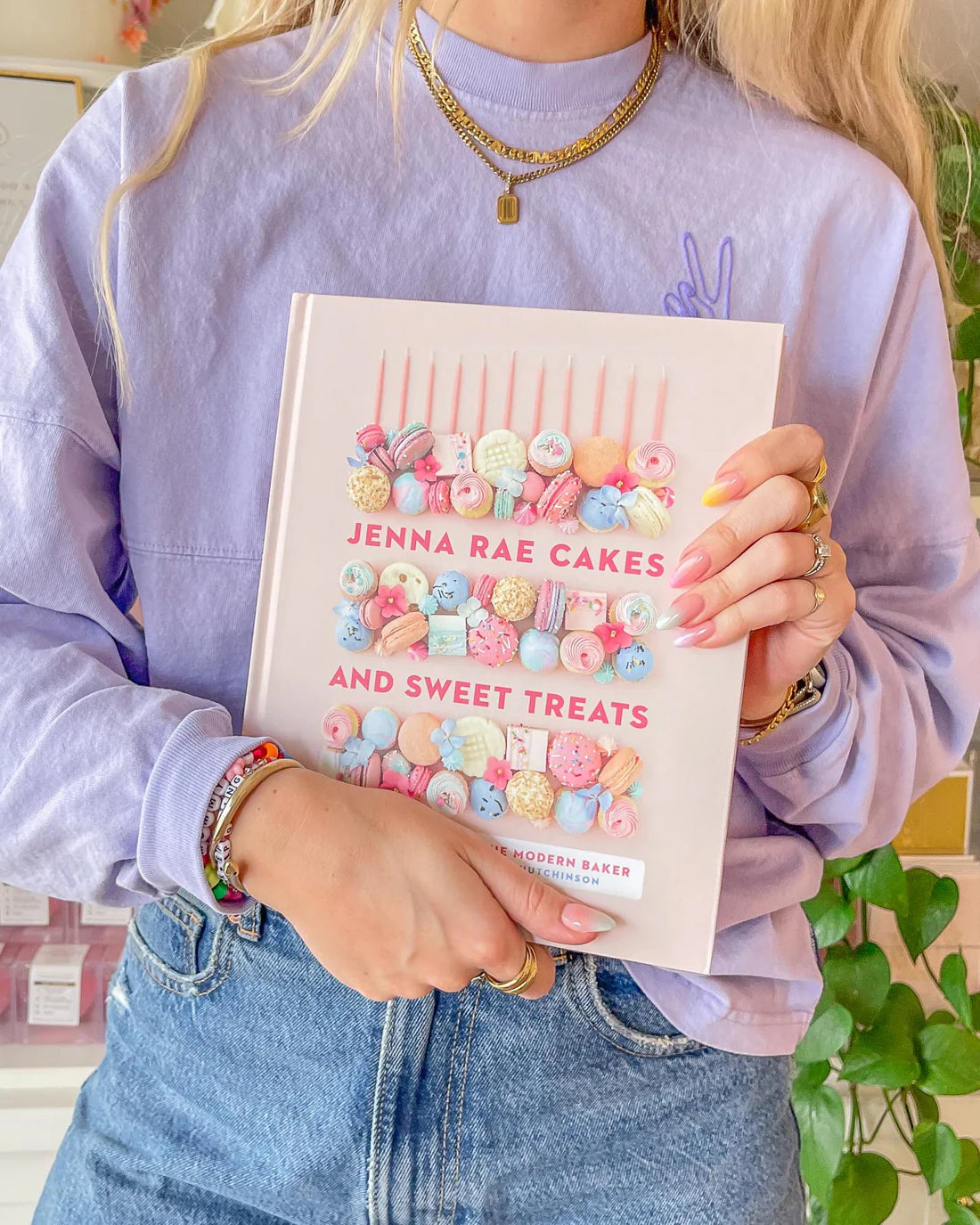 JENNA RAE CAKES AND SWEET TREATS COOKBOOK