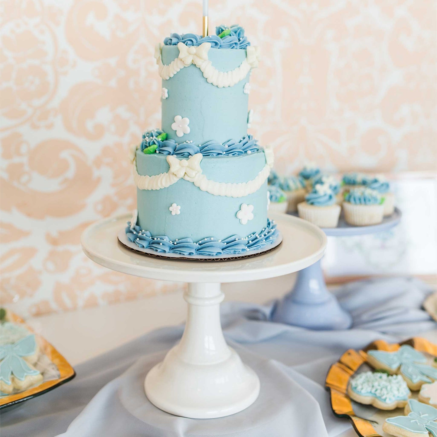 IVORY CAKE STAND