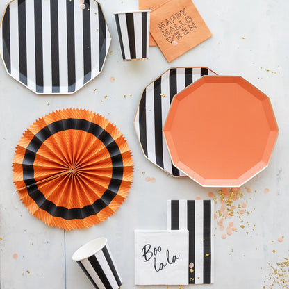 BLACK STRIPED PLATES