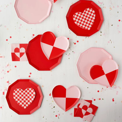 CHECKERED HEART PLATES