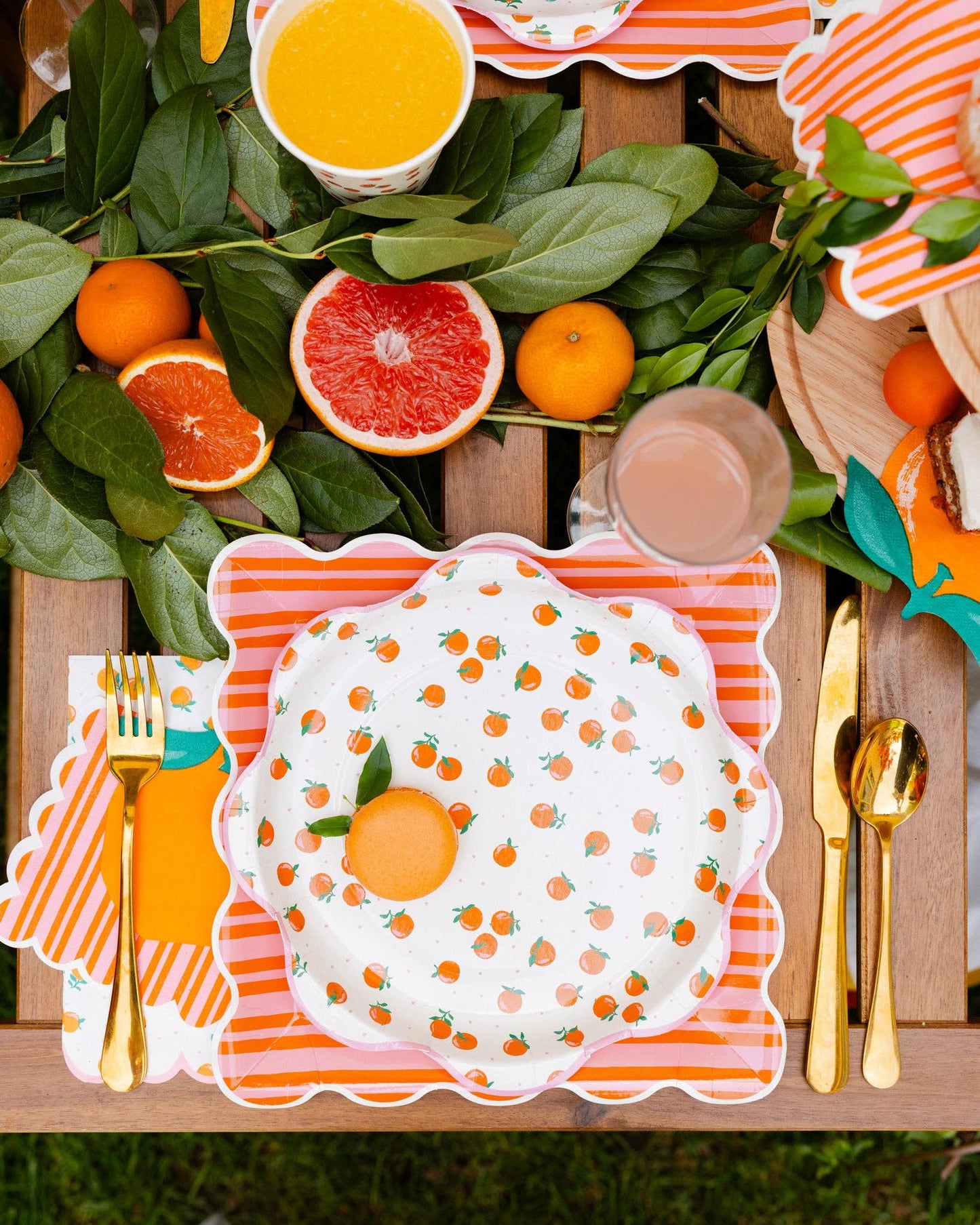 SCALLOPED ORANGE PLATES