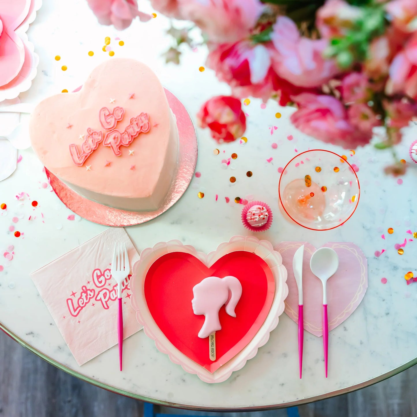 HOT PINK HEART PLATES