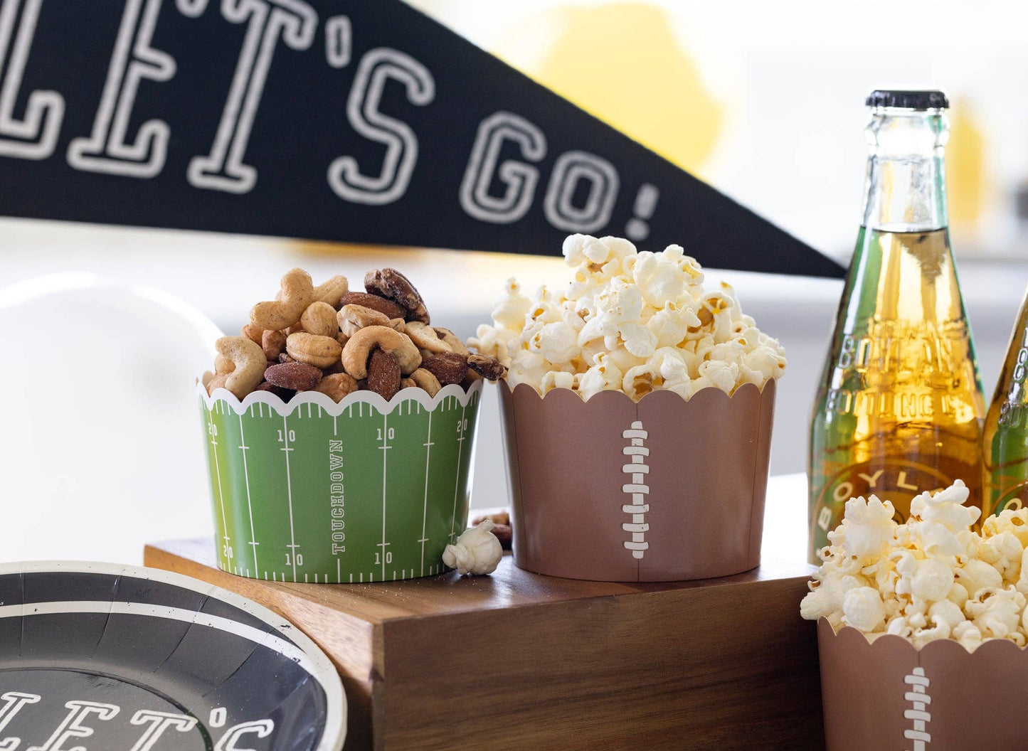 FOOTBALL BAKING CUPS