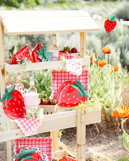STRAWBERRY PLATES