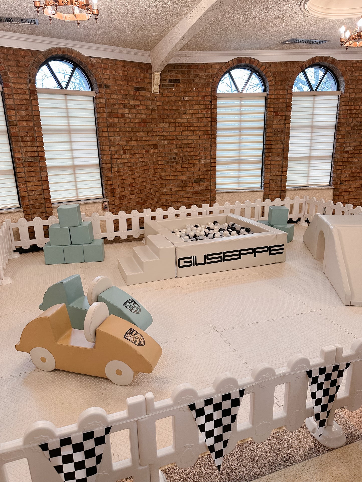 LITTLE BEANS LUXURY SOFT PLAY