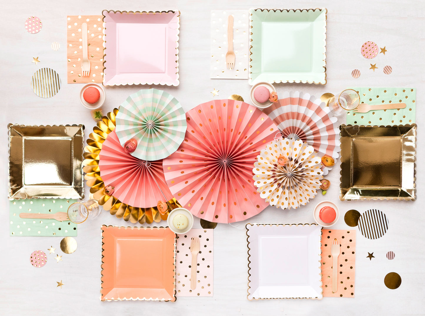 PINK SQUARE SCALLOPED PLATE