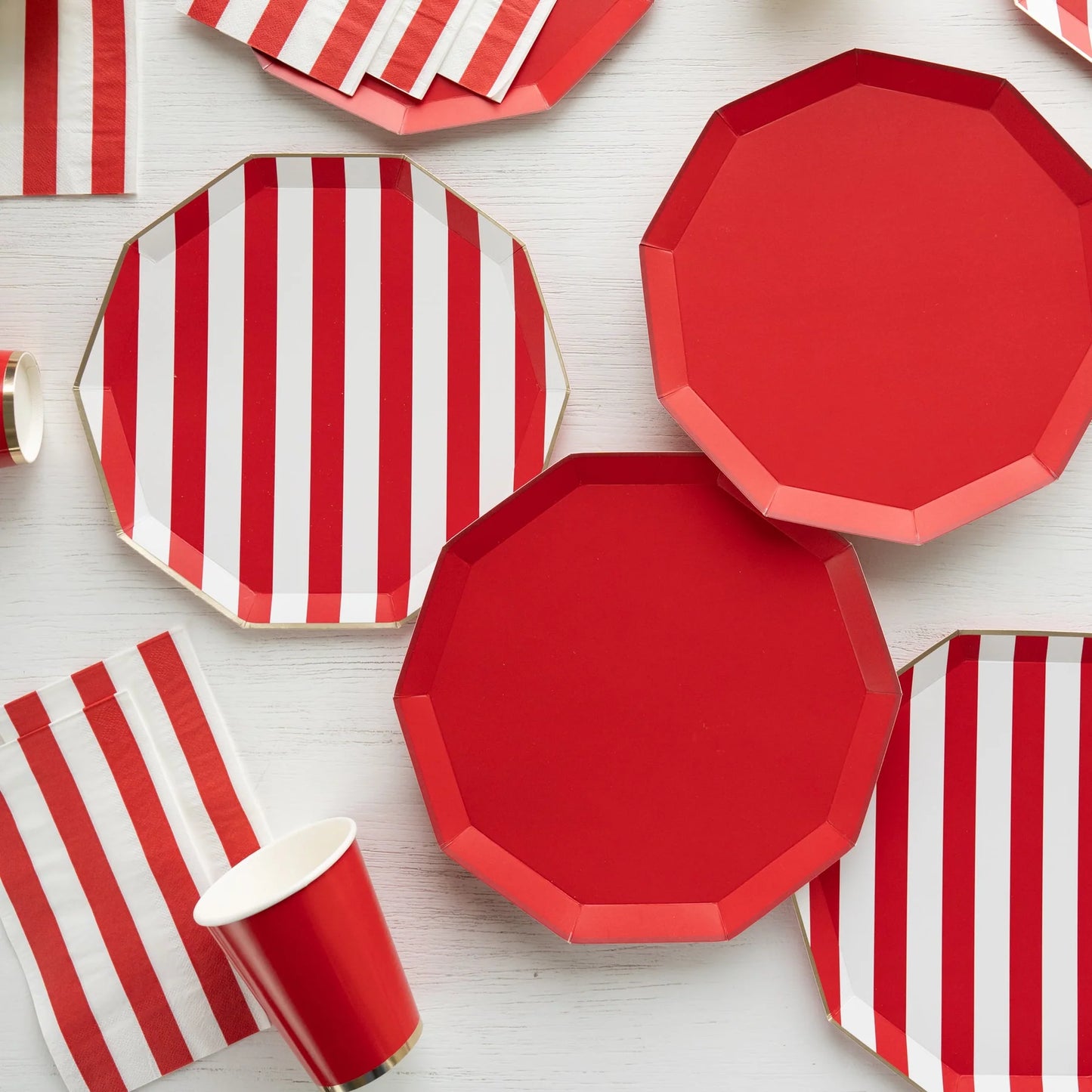 RED CABANA STRIPE PLATES