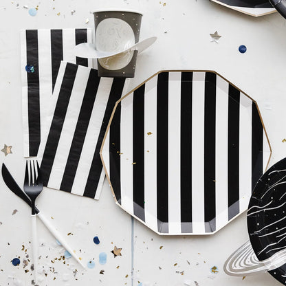 BLACK STRIPED PLATES