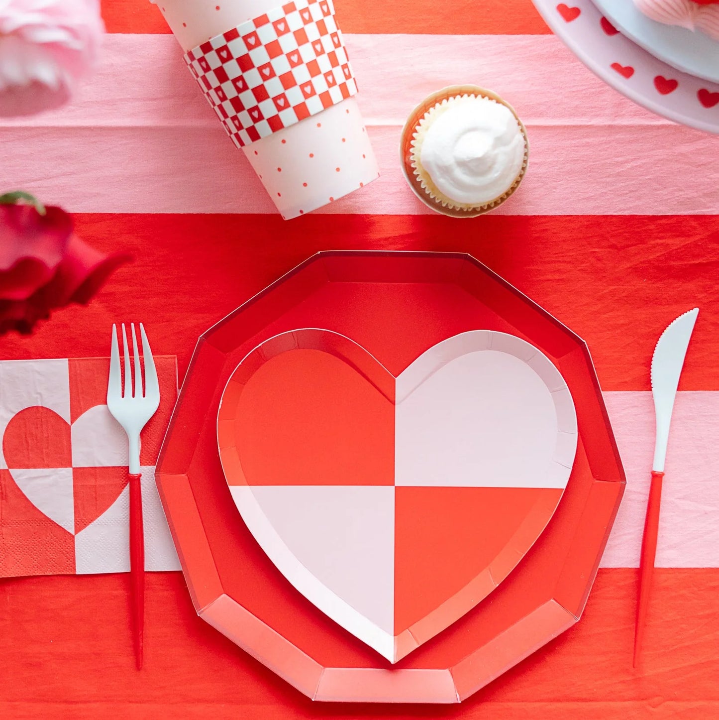 CHECKERED HEART PLATES